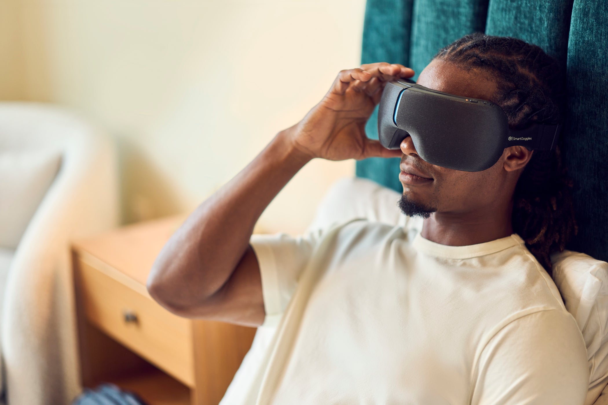 Therabody SmartGoggles Gen 2 Heated Eye Massager with SmartRelax