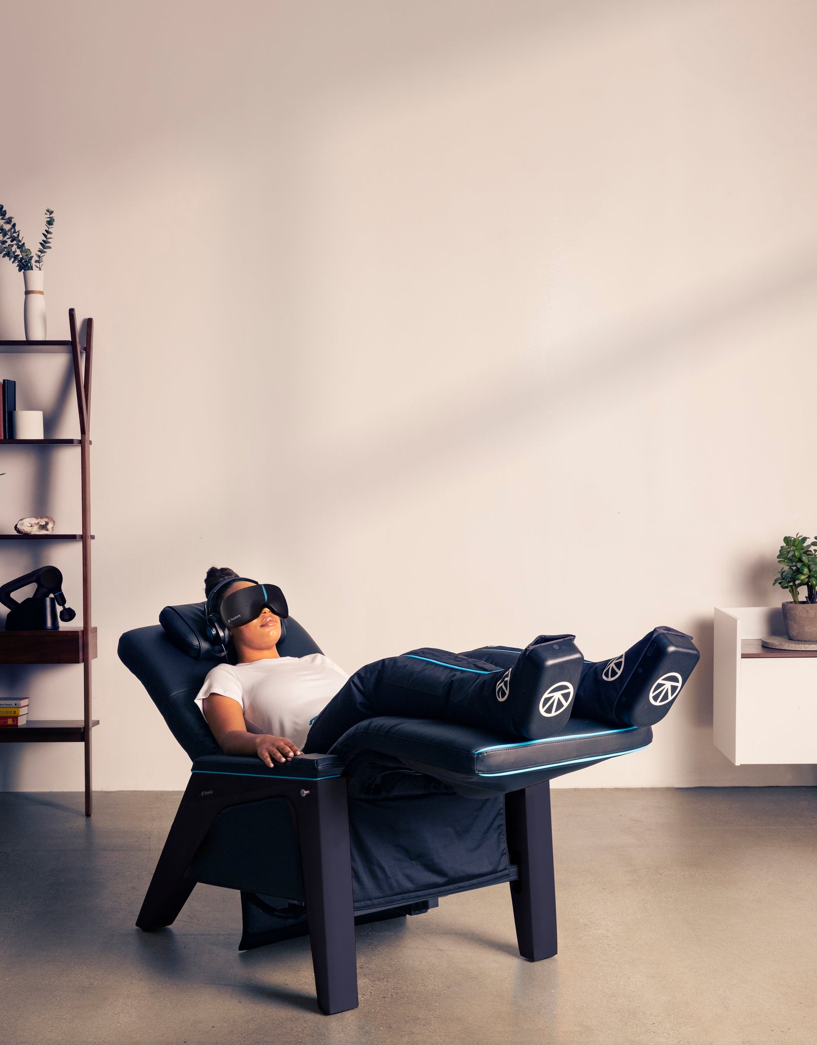 Therabody Lounger, Zero Gravity Sound Healing Chair With Full-Body Vibroacoustic Therapy