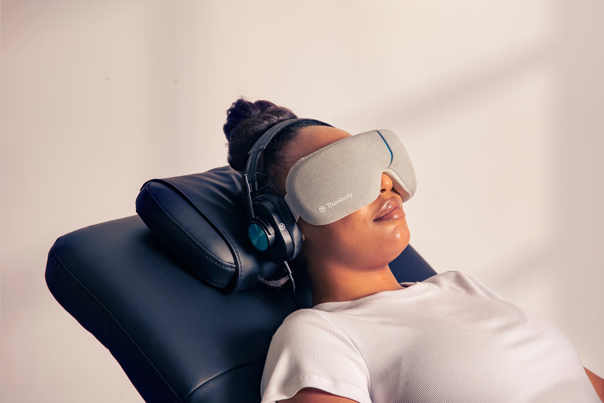 Therabody Lounger, Zero Gravity Sound Healing Chair With Full-Body Vibroacoustic Therapy