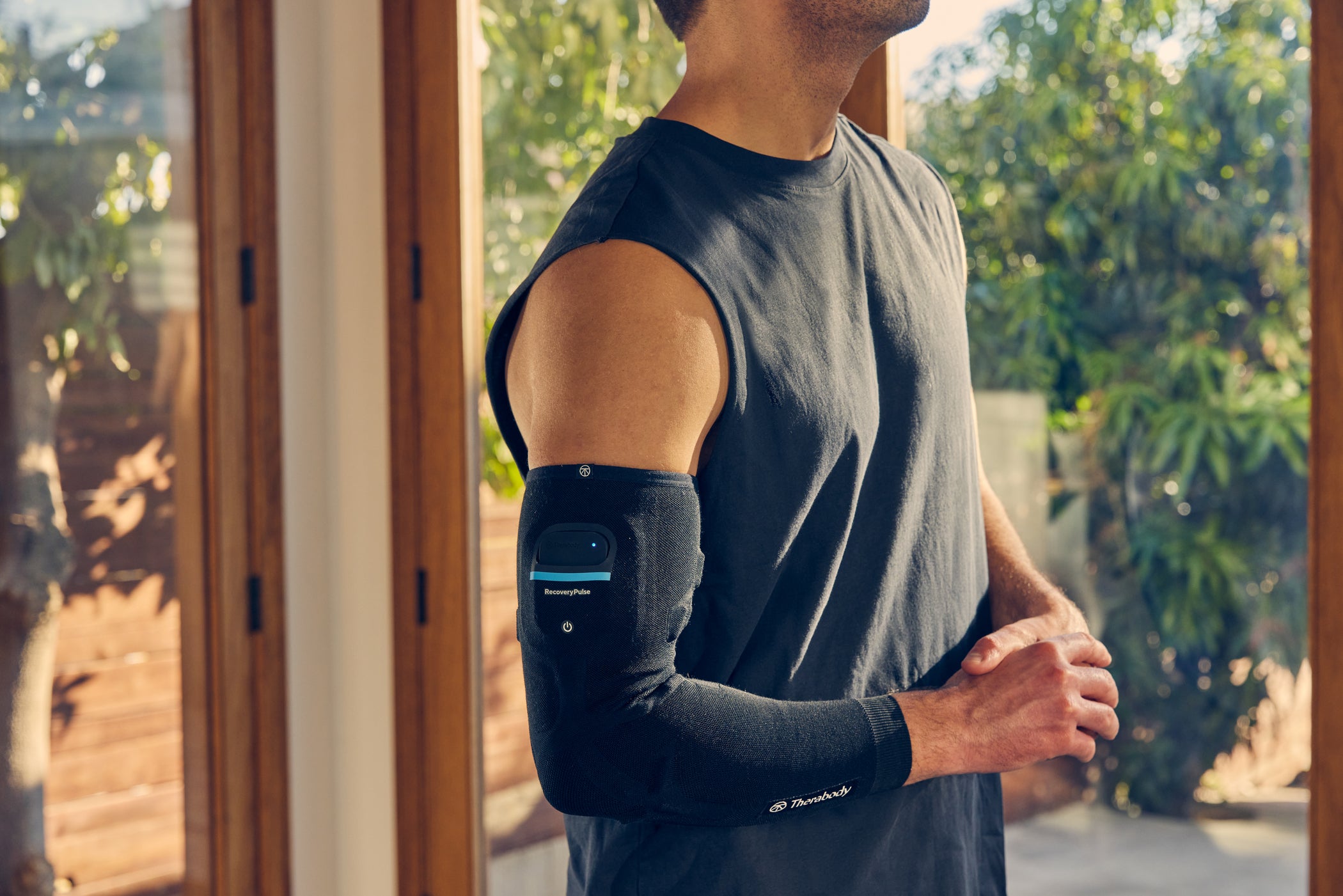 RecoveryPulse Arm – Compression & Vibration Sleeve for Pain Relief