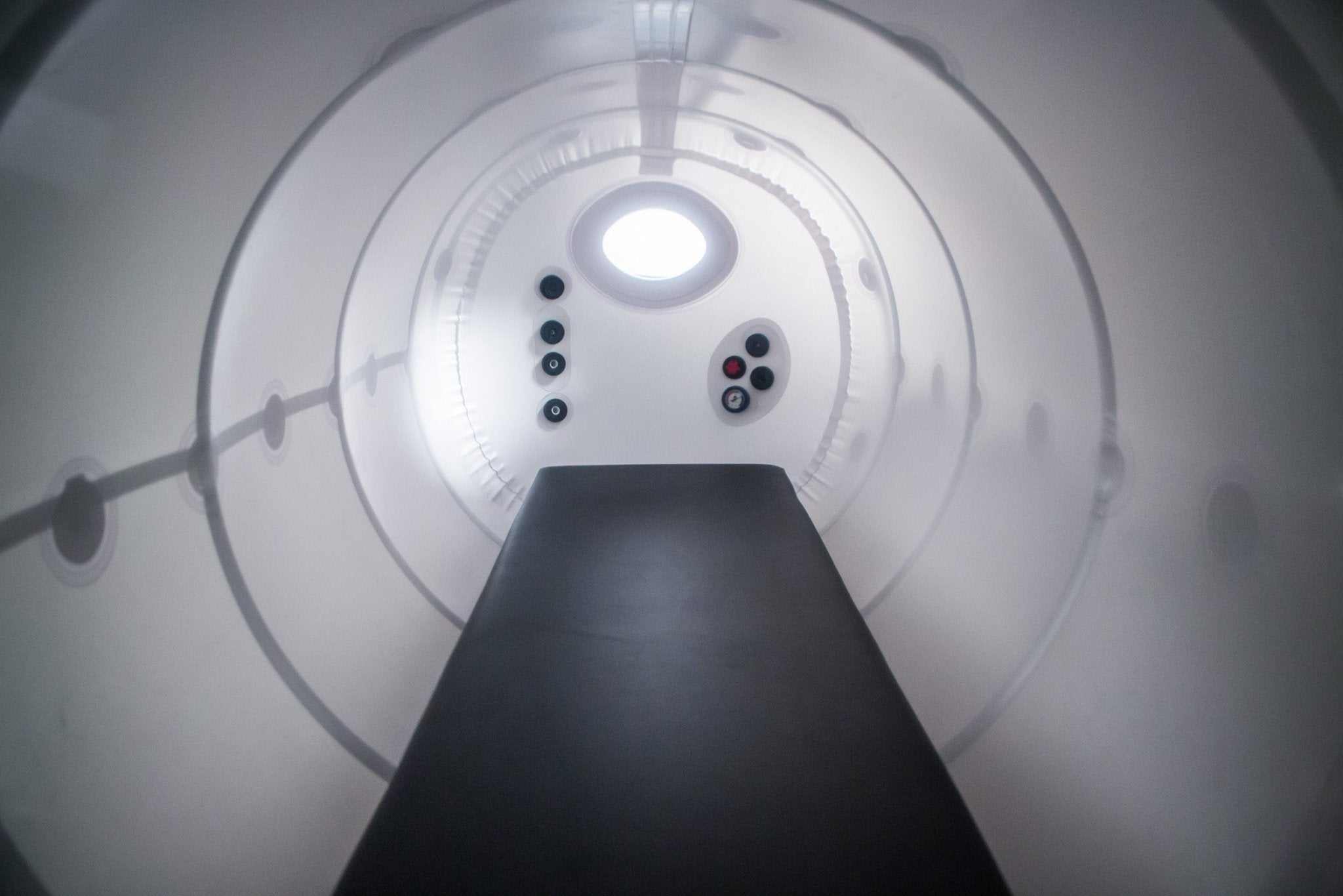 Summit to Sea - The Grand Dive Pro Hyperbaric Chamber - The Recovery Outlet