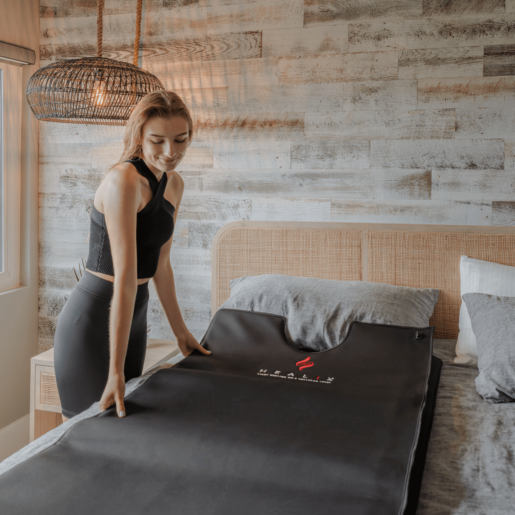 HEALiX Glow Light Pod - The Recovery Outlet