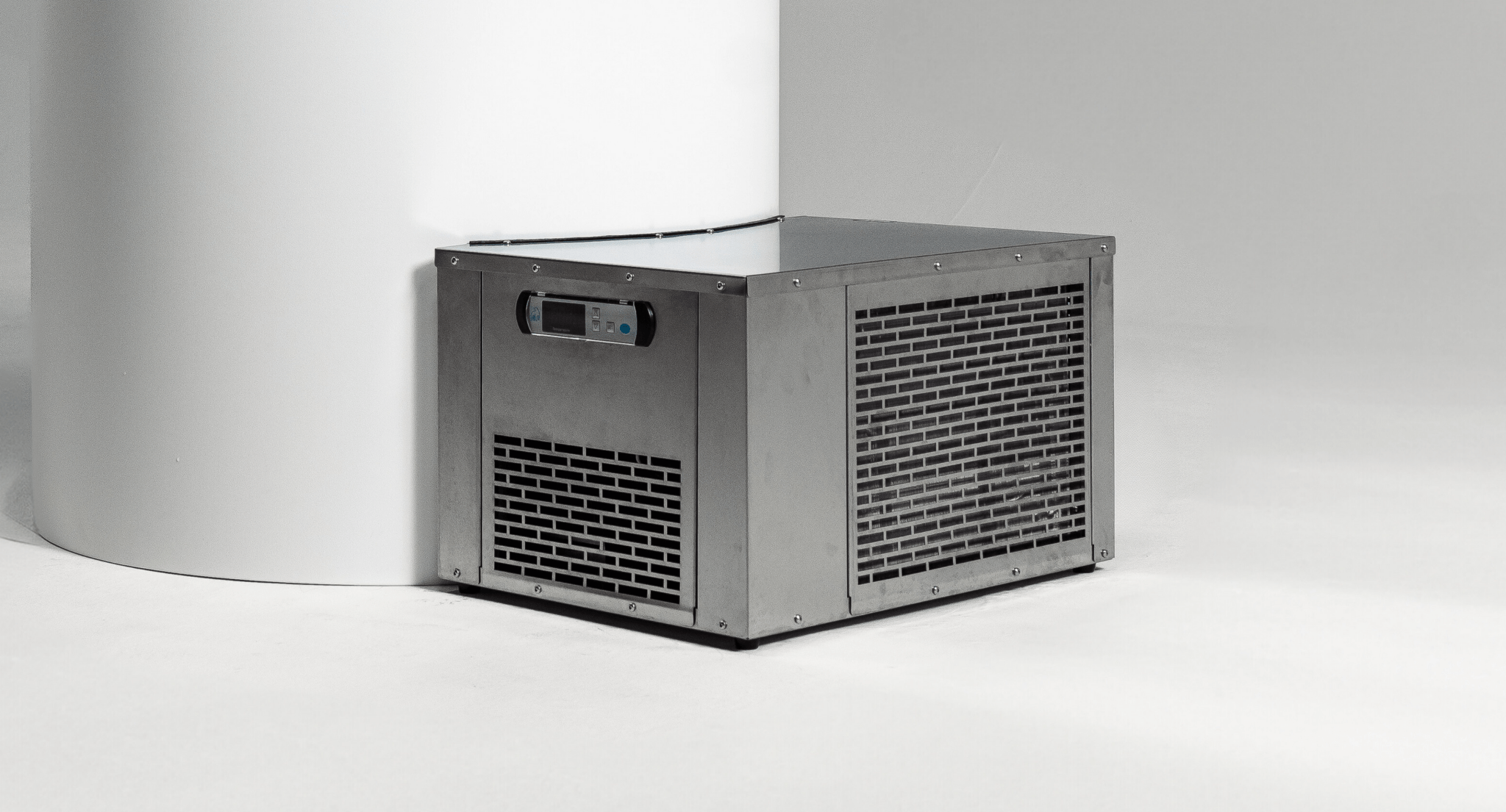 Pro Curve Chiller commercial cold plunge chiller with patented curved design for space-saving cylindrical setups