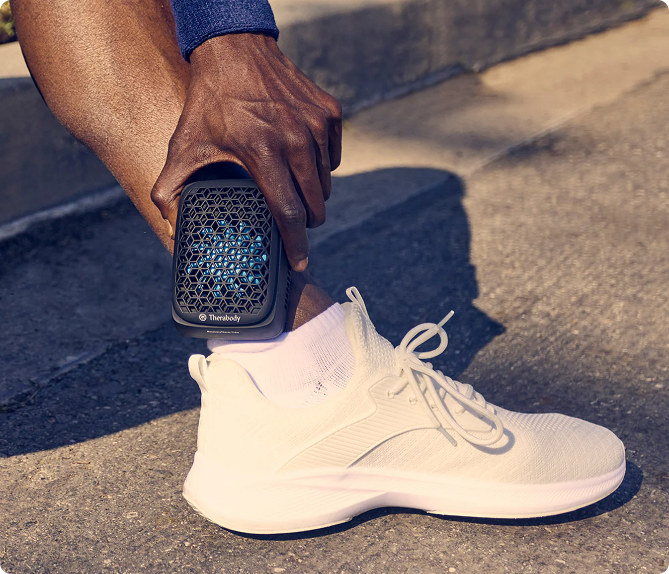 Therabody RecoveryTherm Cube, Wearable Contrast Therapy