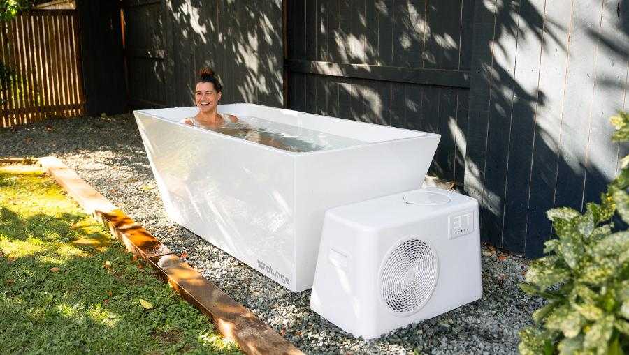 The Plunge: Original Cold Plunge Tub - The Recovery Outlet