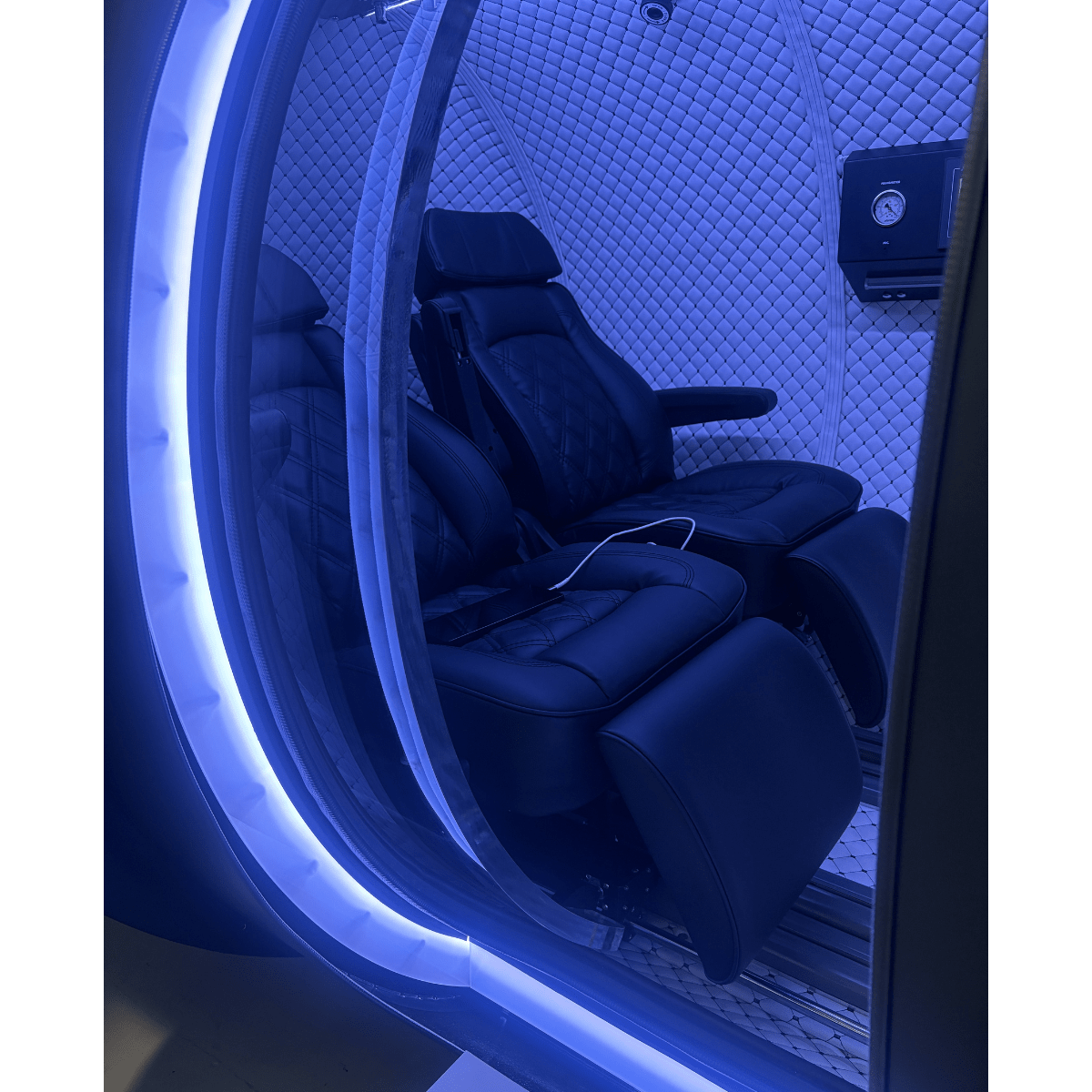 Hard Shell Hyperbaric Chamber With BIBS Masks - The Recovery Outlet