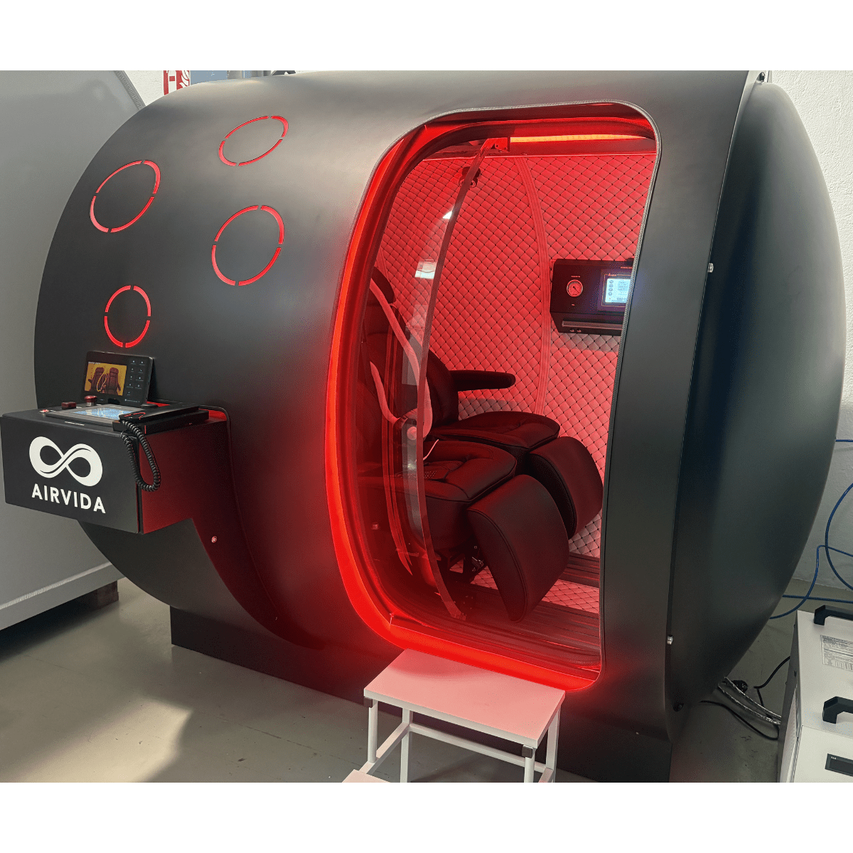 Hard Shell Hyperbaric Chamber With BIBS Masks - The Recovery Outlet