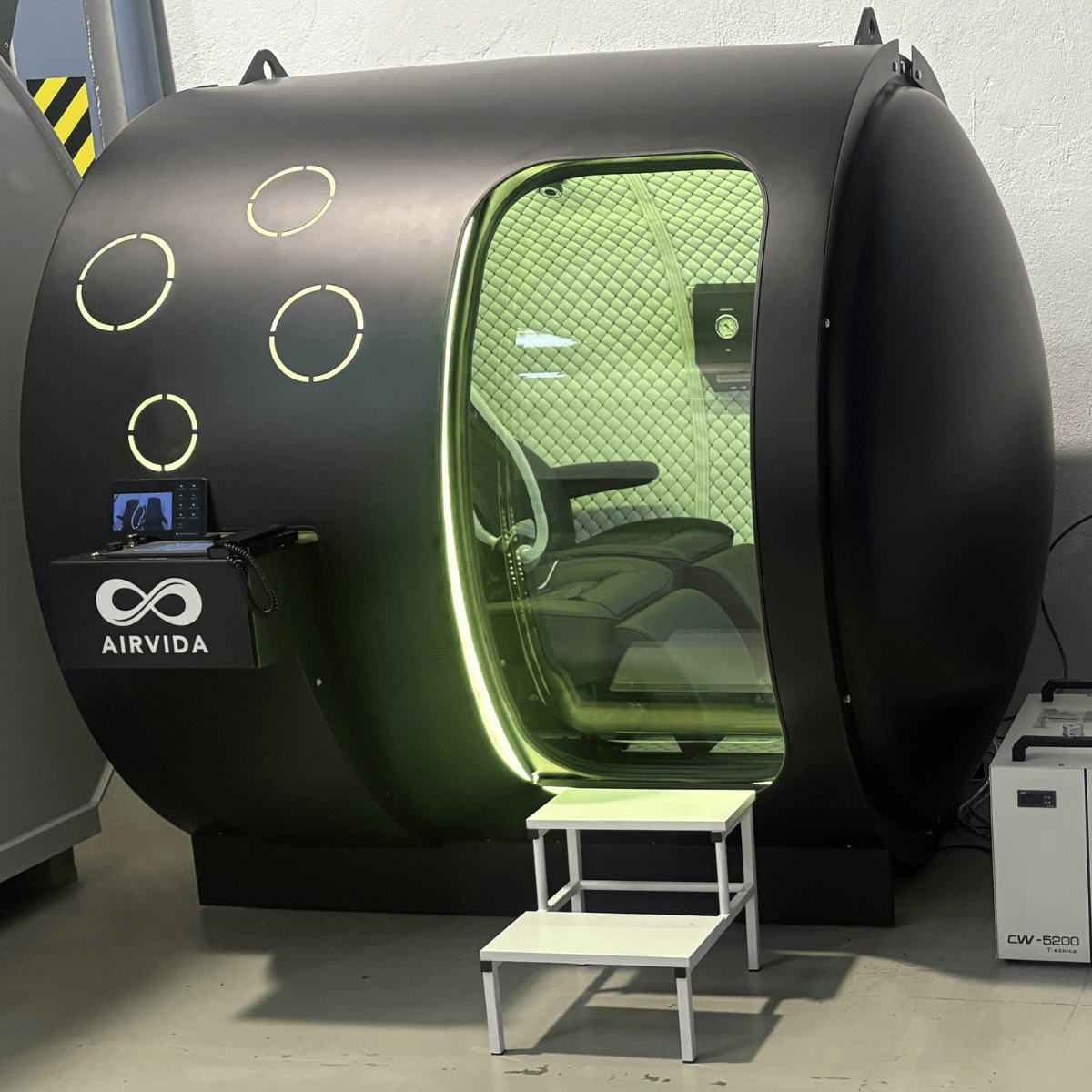 Hard Shell Hyperbaric Chamber With BIBS Masks - The Recovery Outlet