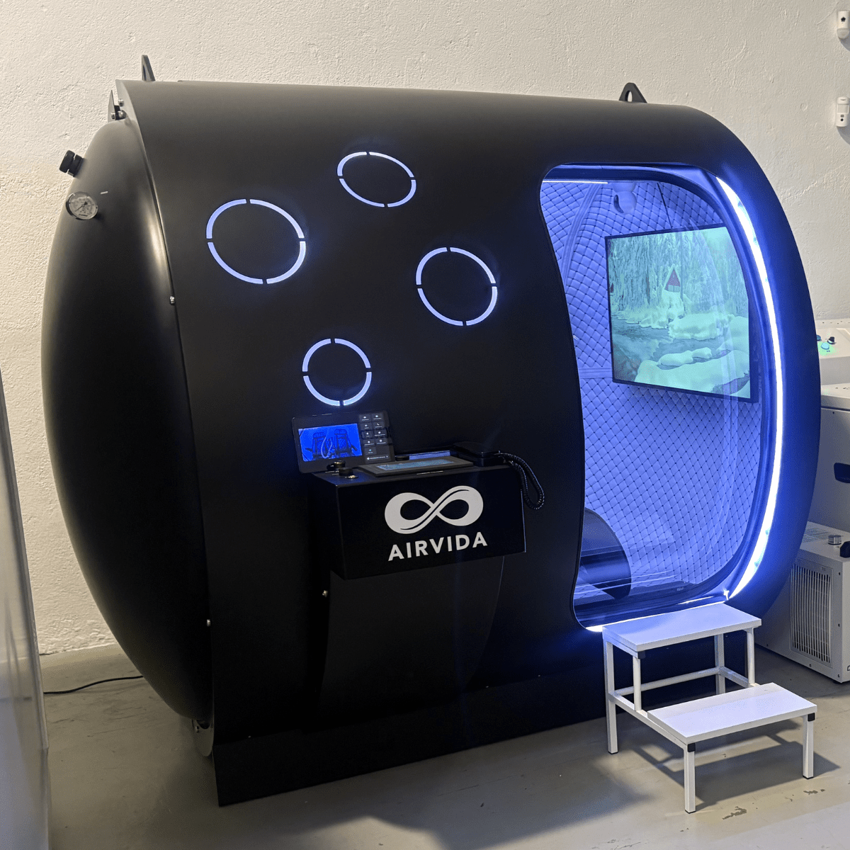 Hard Shell Hyperbaric Chamber With BIBS Masks - The Recovery Outlet