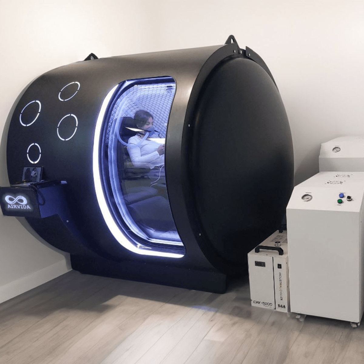 Hard Shell Hyperbaric Chamber With BIBS Masks - The Recovery Outlet