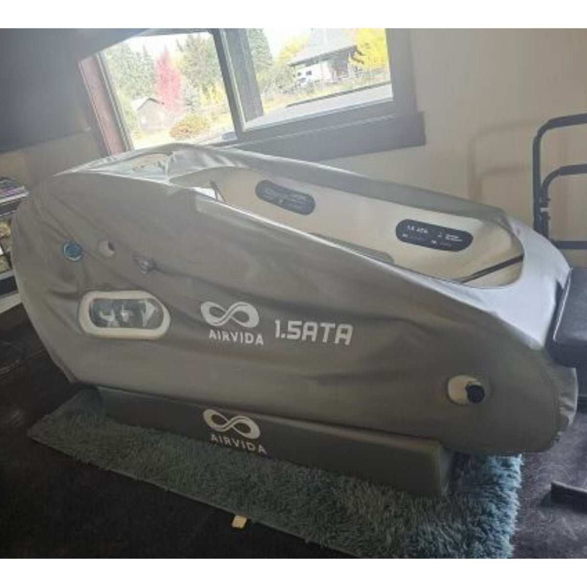 Airvida Pro90 portable seated hyperbaric chamber with adjustable pressure and transparent windows
