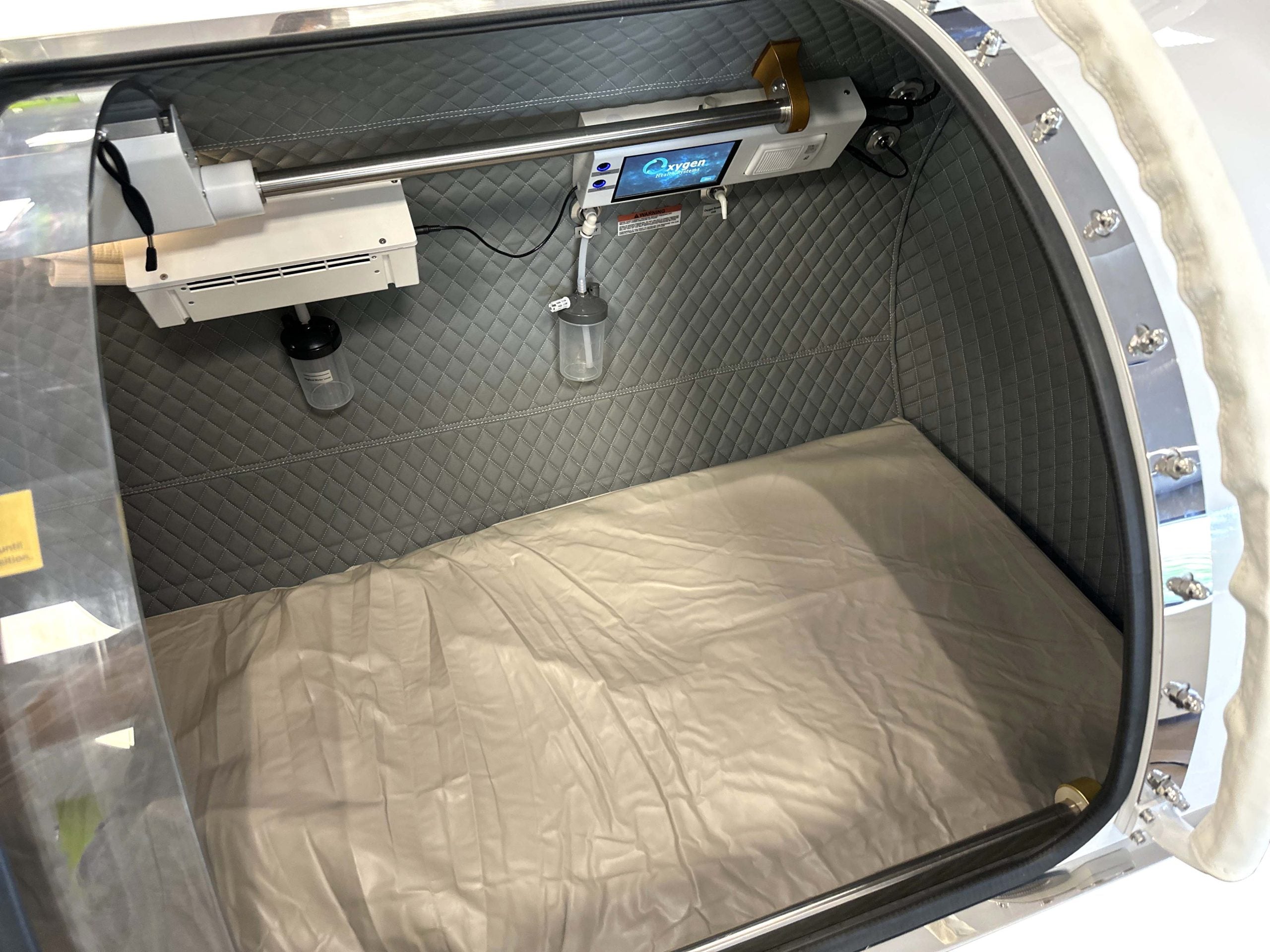 Padded interior of the 2.5 ATA hard shell chamber