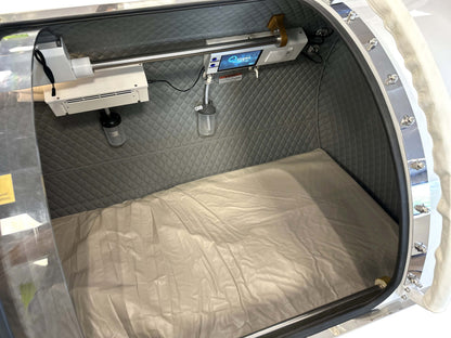 Padded interior of the 2.5 ATA hard shell chamber