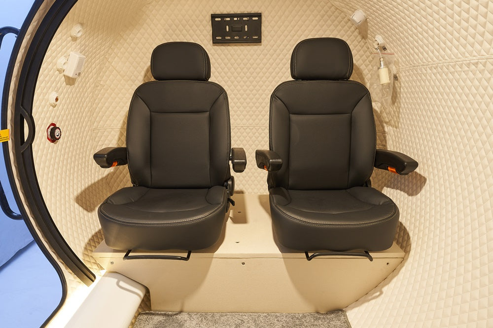Interior seating of the multiplace hyperbaric chamber