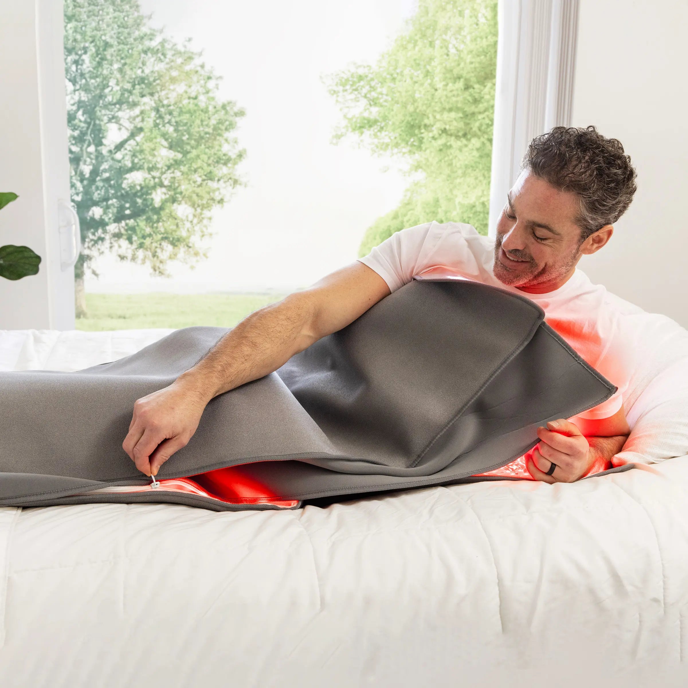 Novaa Recovery Pod | Full Body Red Light Therapy for Pain - The Recovery Outlet