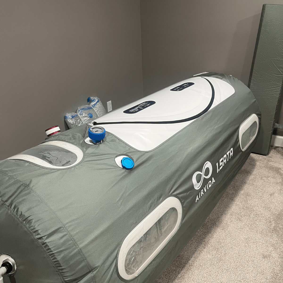 Airvida Lying Hyperbaric Chamber 1.2 - 1.5 ATA - The Recovery Outlet