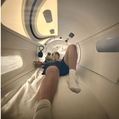 Airvida Lying Hyperbaric Chamber 1.2 - 1.5 ATA - The Recovery Outlet