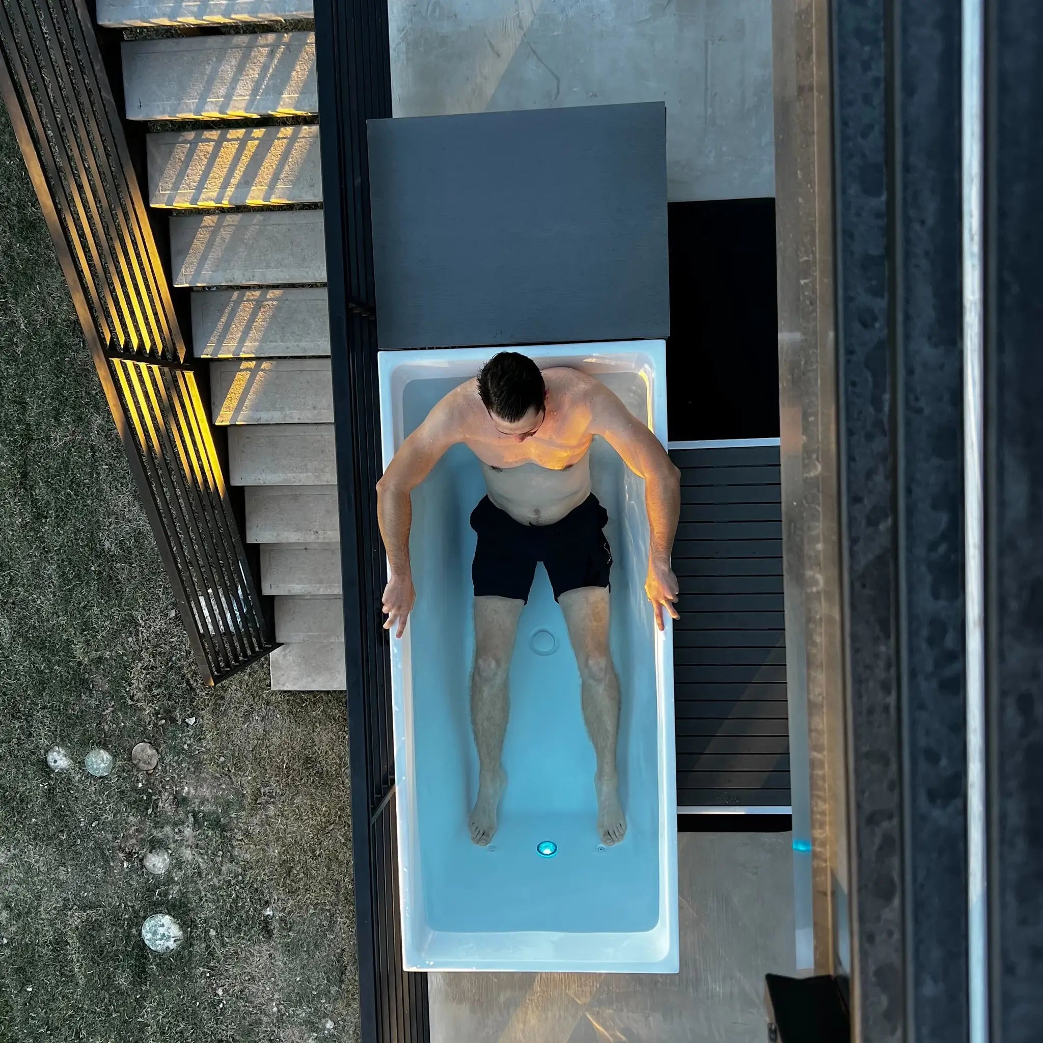 Acrylic Plunge - The Recovery Outlet